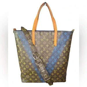 Louis Vuitton V Jour Blue Tote Crossbody Bag In Monogram Cambas.